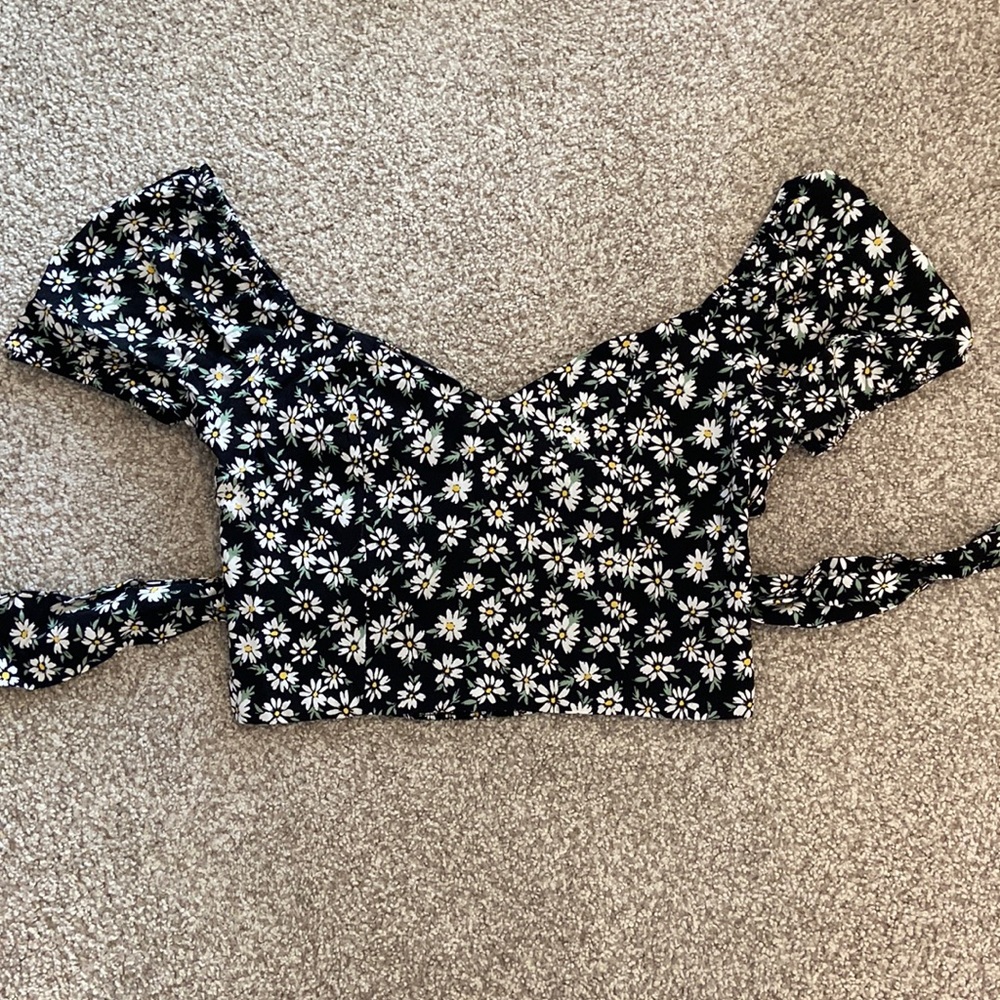 pacsun lottie moss tie back woven top in black and floral print